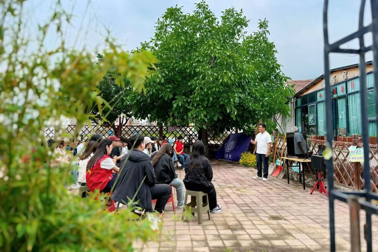 在花田深处,把博雅教育种进泥土里!
