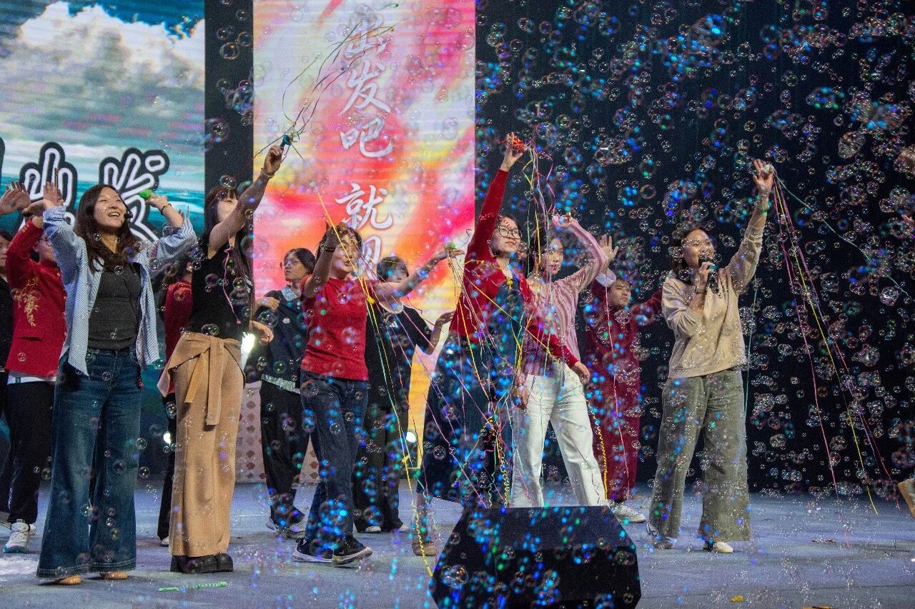 3、2、1,出发!环山剧院,青春和爱都到场